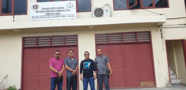 Bupati Labusel mengunjungi LBH PWI Sumut
