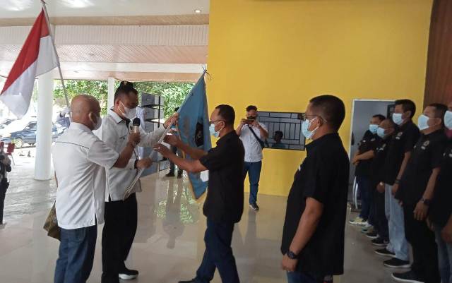 Ketua PWI Sumut, Farianda Putra Sinik, melantik pengurus PWI Sergai periode 2022-2025