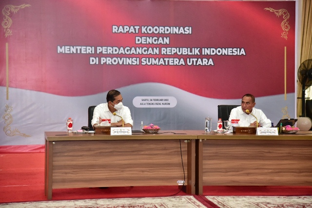 Menteri Perdangan RI, M. Lutfhi, bersama Gubernur Sumut, Edy Rahmayadi, saat Rakor tentang minyak goreng di Kantor Gubsu