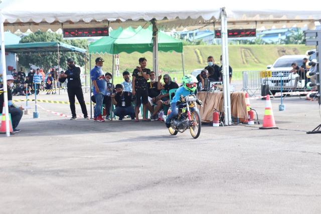 Battle of Engine Drag Race Cars and Bikes yang digelar di Lanud Soewondo memperebutkan Piala Wali Kota Medan
