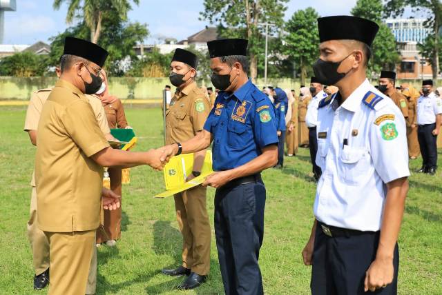 Sekda Kota Medan, Wiriya Alrahman, melantik 221 pengawas di lingkungan Pemkot Medan