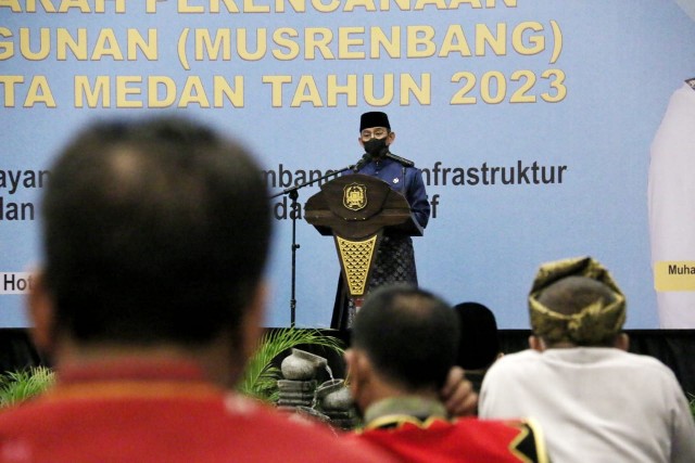 Sekda Kota Medan, Wiriya Alrahman, saat menutup Musrenbang RKPD Kota Medan 2023
