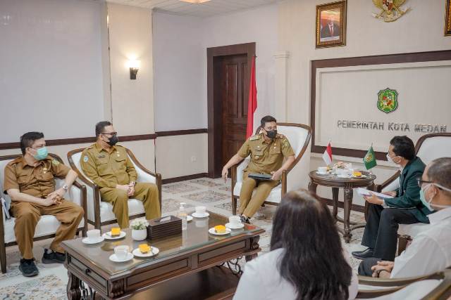 Wali Kota Medan, Bobby Nasution, menerima audiensi Perdossi di Balai Kota Medan