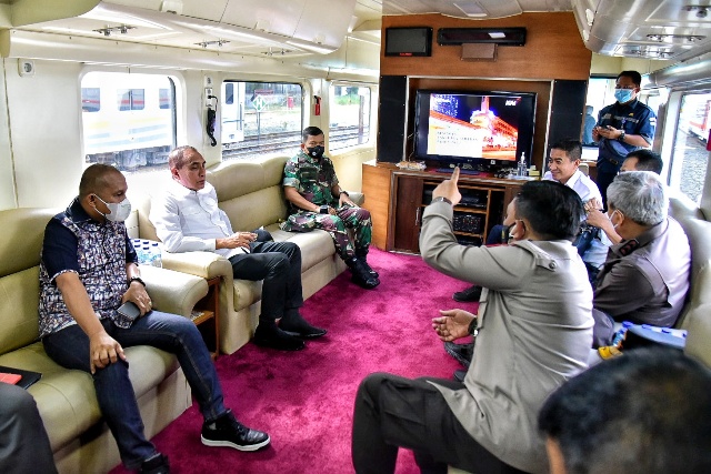 Gubernur Sumut, Edy Rahmayadi, bersama Forkopimda meninjau jalur mudik melalui Kereta Api