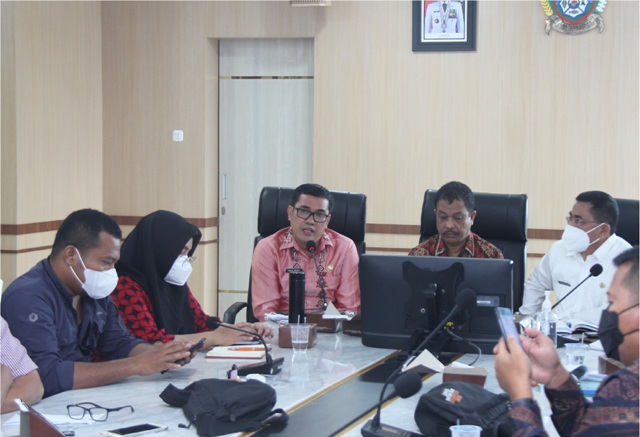 Kepala Biro Perekonomian Setdaprov Sumut Naslindo Sirait