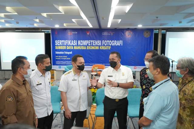 Wakil Wali Kota Medan, Aulia Rachman, mendukung sertifikasi fotografi