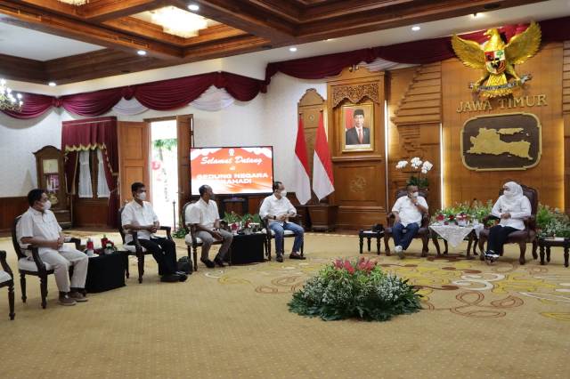 Gubernur Jawa Timur, Khofifah Indar Parawansa, menerima audiensi Ketua PWI dan SIWO Jatim