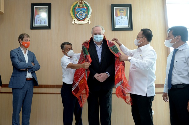 Sekdan Sumut, Afifi Lubis, menerima Delegasi Perusahaan Swasta Kerajaan Belanda dipimpin Hans de Brabande