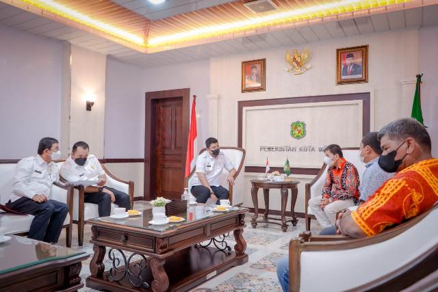 Wali Kota Medan, Bobby Nasution, menerima audiensi umat Kristiani Medan Labuhan