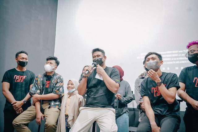 Wali Kota Medan, Bobby Nasution, menyaksikan film hasil karya sineas Medan