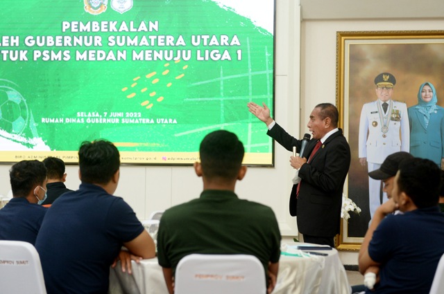 Gubernur Sumut, Edy Rahmayadi, memberikan arahan persiapan PSMS menghadapi Liga 2