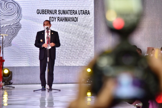 Gubernur Sumut, Edy Rahmayadi, membuka Sumut Fashion Week 2022