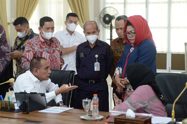 Gubernur Sumut, Edy Rahmayadi, memimpin rapat pelestarian wissata religi di Tapteng
