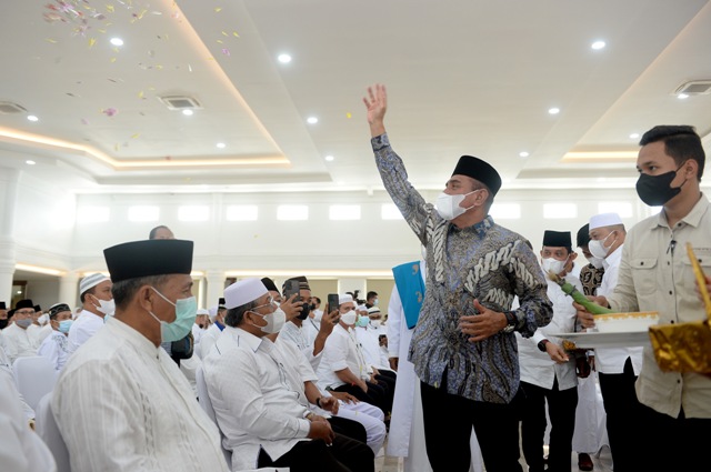 Gubernur Sumut, Edy Rahmayadi, menepung tawari calon jamaah haji