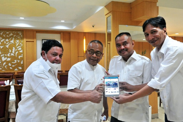 Ketua PWI Pusat, Atal S Depari, melaunching situs PWI Sumut