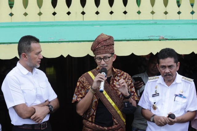 Menparekraf-Sandiaga-Uno-mengunjungi-Istana-Melayu-di-Tebing-Tinggi