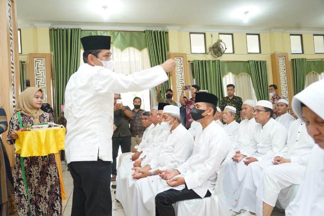 Pj Wali Kota Tebing Tinggi, Muhammad Dimiyathi, menepung tawari 57 Calhaj
