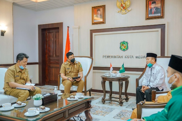 Wali Kota Medan, Bobby Nasution, menerima audiensi NU di Balai Kota Medan