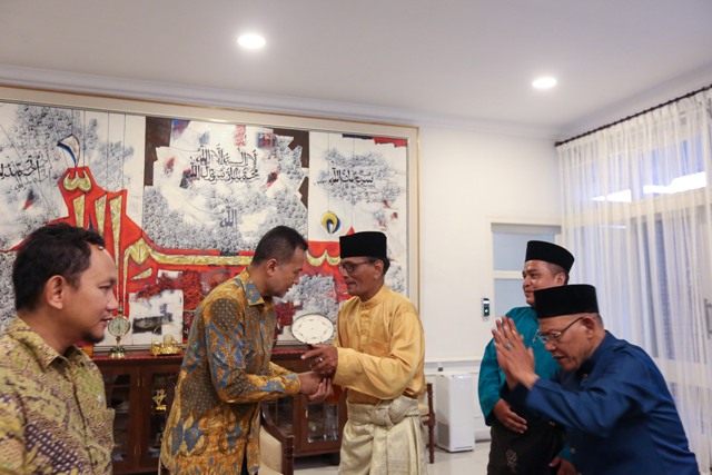 Wagub Sumut, Musa Rajekshah, menerima kunjungan Telangkai Adat Melayu