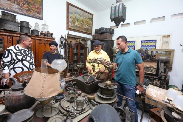 Wagub Sumut, Musa Rajekshah, saat melakukan komunikasi dengan Komite Seni Budaya Nusantara