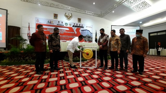 Wakil Wali Kota Medan, Aulia Rachman, membuka Raker DPRD Medan di Sibolangit