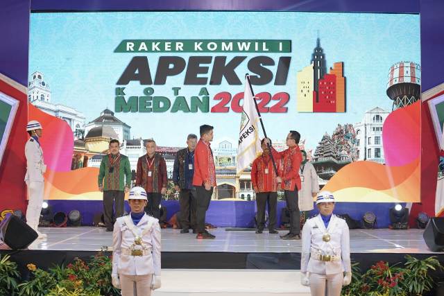 Wali Kota Medan, Bobby Nasution, dilantik menjadi Ketua Komwil Apeksi Sumbagut pada Rakorwil Apeksi Wilayah I di Medan
