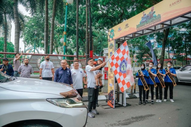 Wali-Kota-Medan-Bobby-Nasution-melepas-peserta-wisata-rally-Kota-Medan