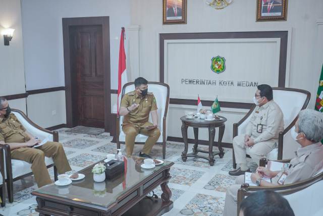 Wali Kota Medan, Bobby Nasution, menerima kunjungan Kepala BKN Regional Sumut