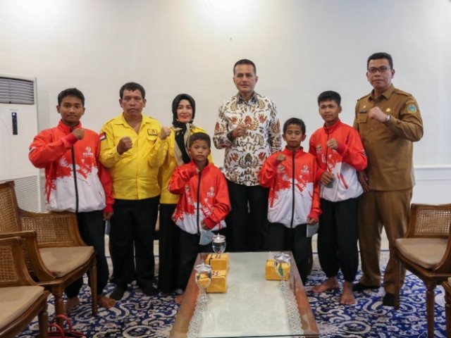 Wagub-Sumut-Musa-Rajekshah-menerima-kunjungan-atlit-kungfu-Samosi