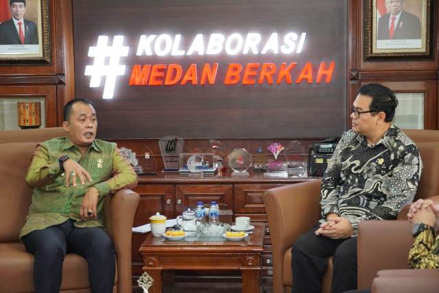 Wakil Wali Kota Medan, Aulia Rachman, menerima kunjungan LPSK di Balai Kota