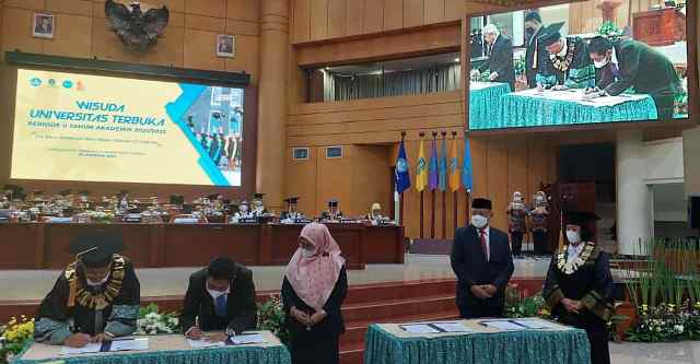 Wali Kota Tebingtinggi, Muhammad Dimiyathi, menandatangani perjanjian kerjasama dengan Universitas Terbuka