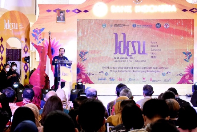 Sekdaprov-Sumut-Arief-S-Trinugroho-membuka-pameran-KSSU-2022