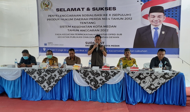 Anggota DPRD Medan Fraksi PAN, Sudari, melaksanakan Sosper X di Martubung 1