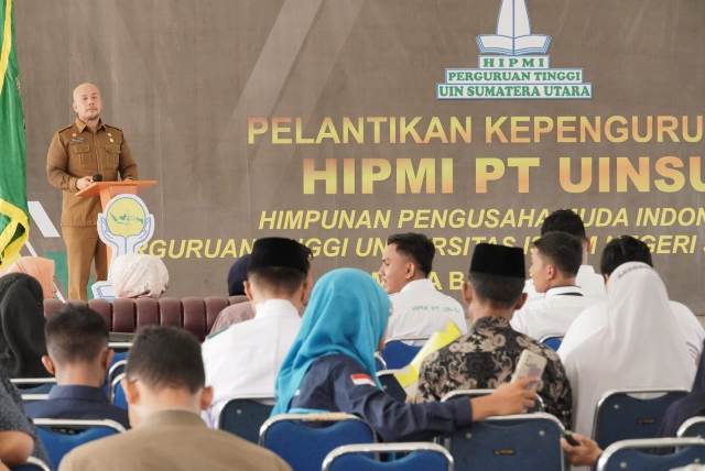 Kadis Koperasi & UKM Kota Medan, Benny Iskandar Nasution, memberikan sambutan pada pelantikan HIPMI UINSU
