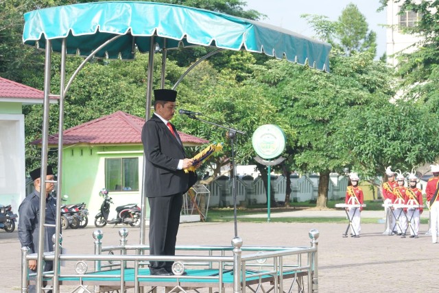 Pj Wali Kota Tebingtinggi, Muhammad Dimiyathi, memimpin upacara Hari Sumpah Pemuda 2022