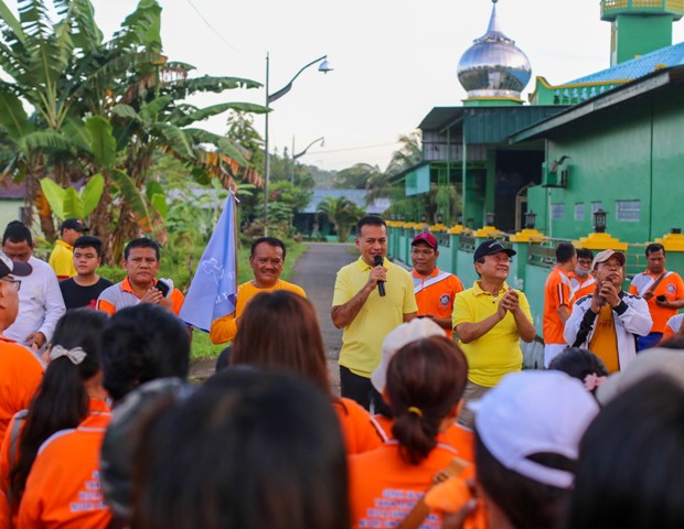 Wagub Sumut, Musa Rajekshah, melepas jalan sehat HKBP Mariendal