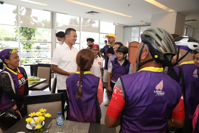 Wagub Sumut, Musa Rajekshah, melepas peserta adventure