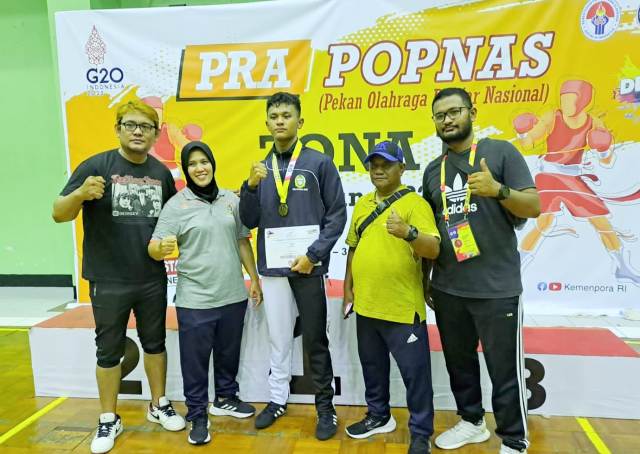 Julian Sihotang meraih medali emas Popnas di Jakarta