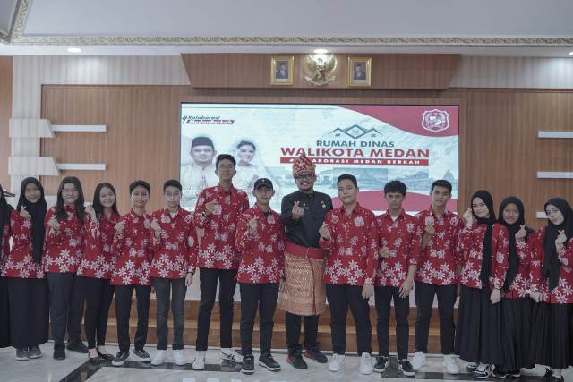 Wali Kota Medan, Bobby Nasution, melepas pelajar Kota Medan ke Gwangju Korea