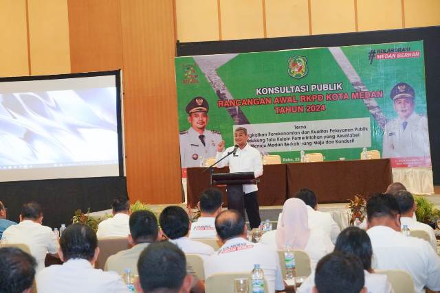 Sekda Medan, Wiriya Alrahman, membuka Rakor RKPD Kota Medan tahun 2023