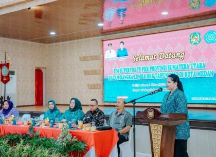 Ketua TP PKK Kota Medan, Kahiyang Ayu, memberikan sambutan ketika menerima tim supervisi TP PKK Provinsi Sumut