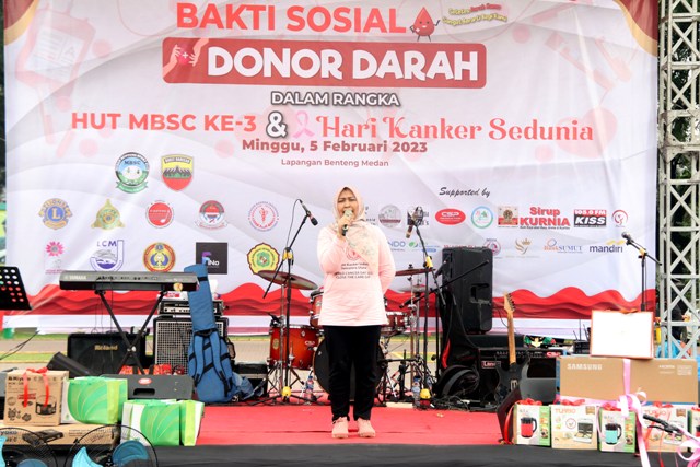 Ketua YKI Sumut, Nawal Lubis, pada peringatan Hari Kanker Sedunia