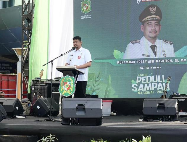 Wali Kota Medan, Bobby Nasution, memberikan sambutan pada peringatan Hari Peduli Sampah Nasional 2023 (1)