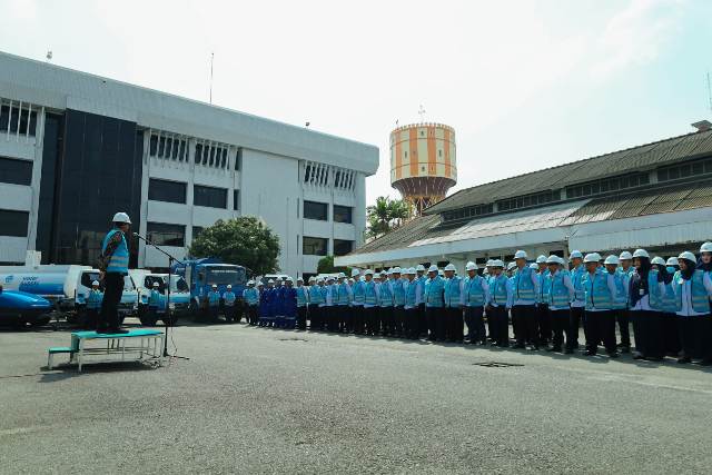 Dirut Perumda Tirtanadi, Kabir Bedi, memimpin Apel Siaga Kesiapan Layanan Air Minum Jelang Idul Fitri 1444 H