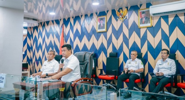 Wali-Kota-Medan-Bobby-Nasution-memimpin-Rakor-tentang-limbah-B3