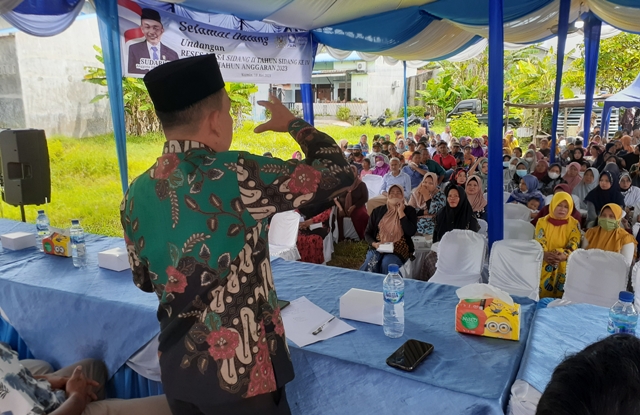 Anggota-DPRD-Medan-Fraksi-PAN-Sudari-melaksanakan-Reses-masa-sidang-ke-2-tahun-sidang-ke-4-TA-2023-di-Jalan-Baut-Gang-Amal-Lingkungan-2-Kelurahan-Tanah-Enam-Ratus-Medan-Marelan-2-1