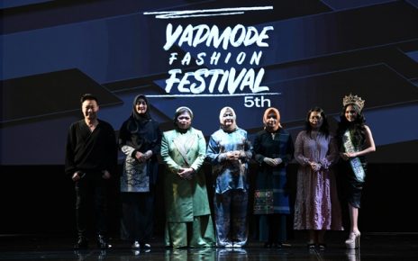 Ketua Dekranasda Sumatera Utara, Nawal Lubis, membuka Yapmode Fashion Festival 2023