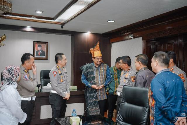Wali Kota Medan, Bobby Nasution, menerima kunjungan Dirkamsel Korlantas Polri Brigjen Pol Drs Ery Nursatari di Balai Kota Medan