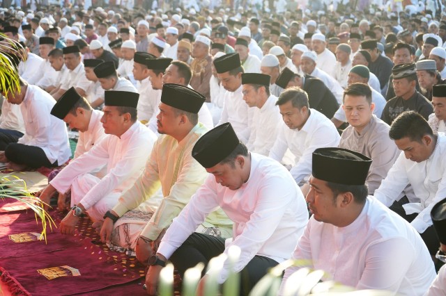 Wali Kota Medan, Bobby Nasution, sholat Id di Mabar