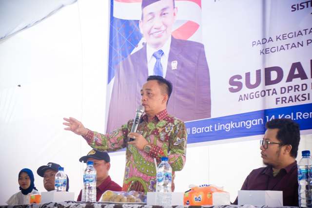 Anggota DPRD Medan, Sudari, melaksanakan Sosper ke VIII di Rengas Pulau, Marelan